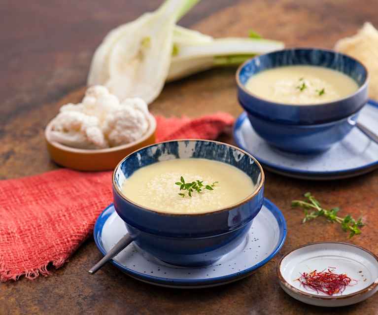Zupa krem kalafiorowa z fenkułem i szafranem Zupa krem kalafiorowa z fenkułem i szafranem