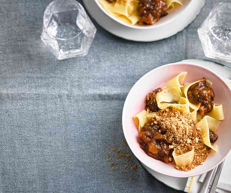 Bröselnudeln mit Backobst Bröselnudeln mit Backobst