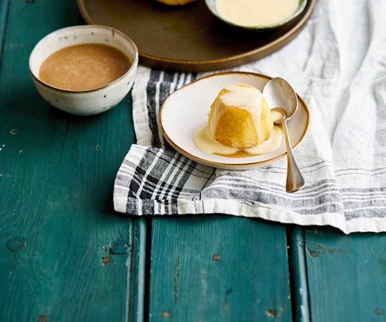 Bolos de baunilha e caramelo a vapor Bolos de baunilha e caramelo a vapor