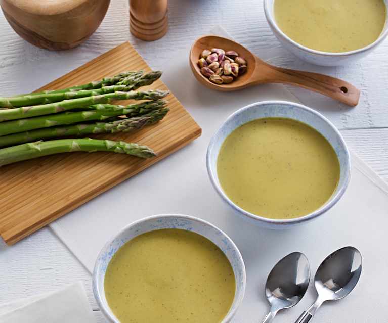 Crema de espárragos verdes con pistachos Crema de espárragos verdes con pistachos
