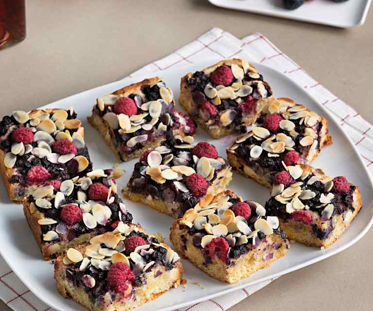 Blondie con almendras y frutos rojos Blondie con almendras y frutos rojos