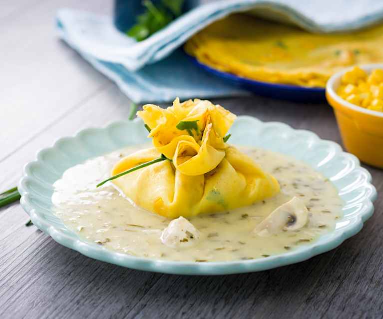 Crêpes de maíz dulce rellenas de pescado con champiñones Crêpes de maíz dulce rellenas de pescado con champiñones