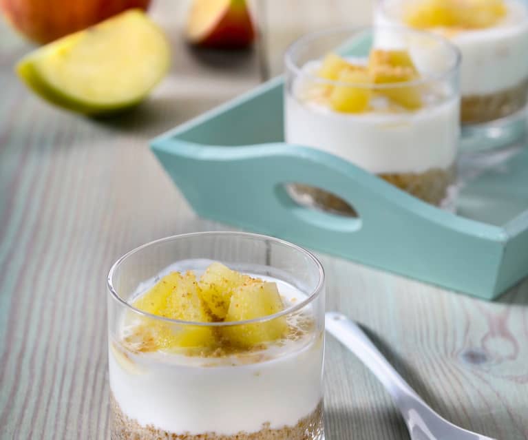 Bicchierini integrali con yogurt e mela