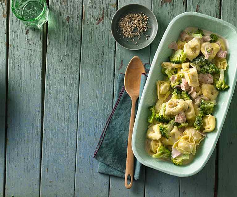 Tortellini mit Brokkoli-Sahne-Sauce Tortellini mit Brokkoli-Sahne-Sauce