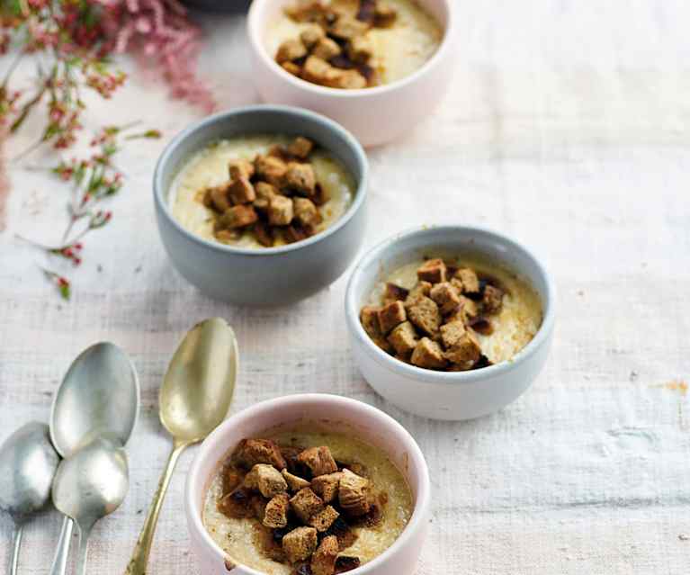 Sopa gratinada de feijão e cebola Sopa gratinada de feijão e cebola