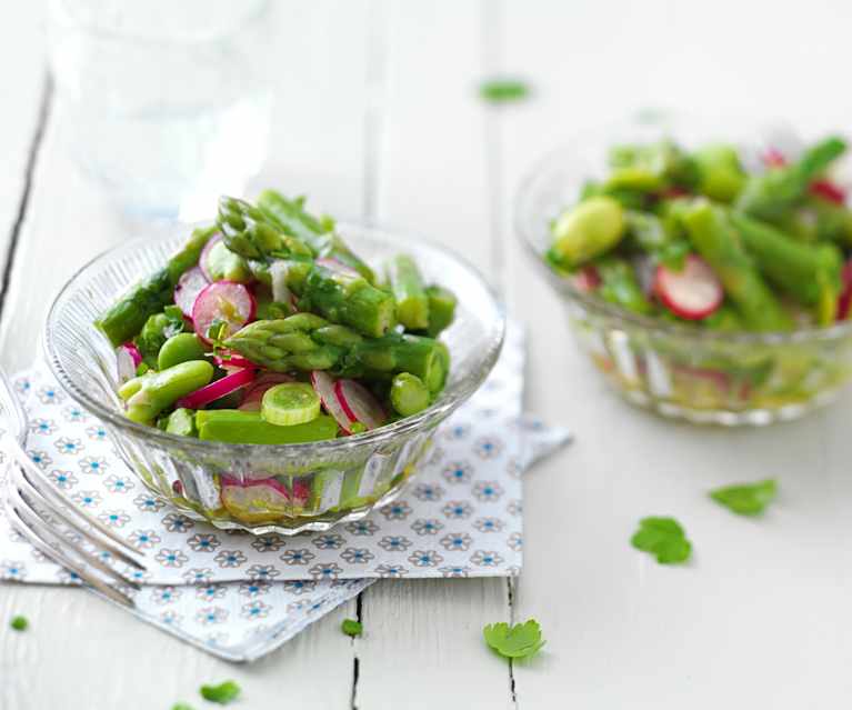 Salade de fèves, radis et asperge Salade de fèves, radis et asperge