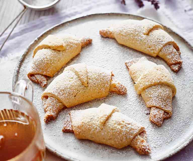 Hörnchen mit Apfel und Lavendel Hörnchen mit Apfel und Lavendel