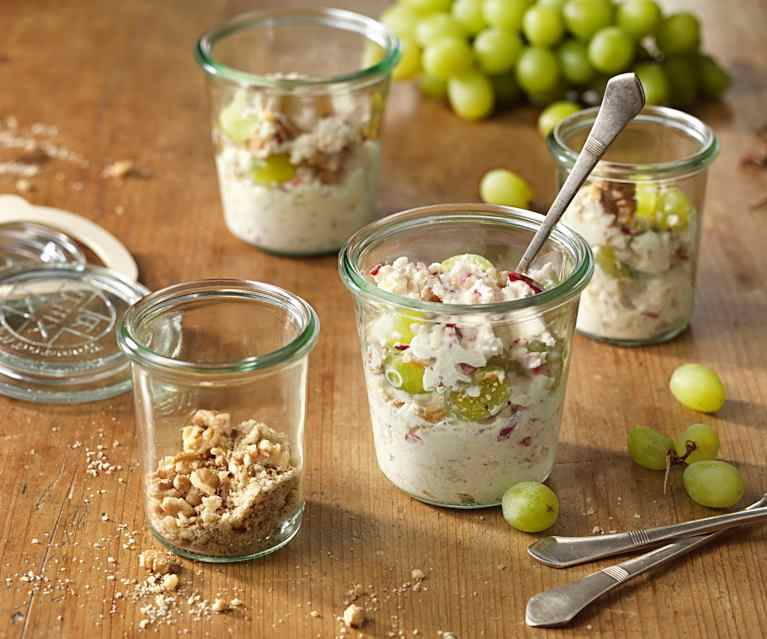Waldorfsalat mit Weintrauben Waldorfsalat mit Weintrauben