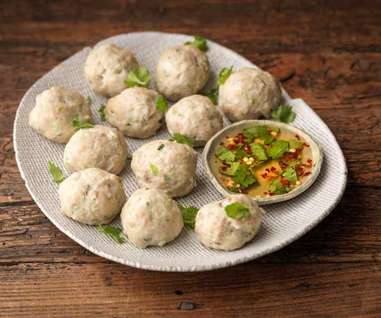 Vietnamese Meatballs with Chilli Sauce Vietnamese Meatballs with Chilli Sauce