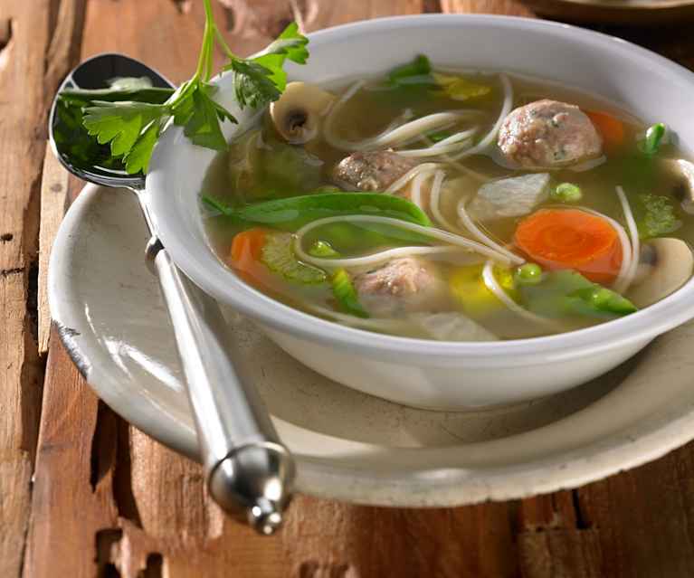 Gemüsesuppe mit Kalbfleischklößchen - Cookidoo® – das offizielle ...