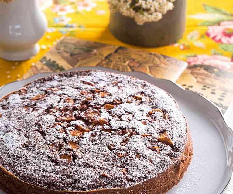Torta di pane, frutta e farina di castagne Torta di pane, frutta e farina di castagne