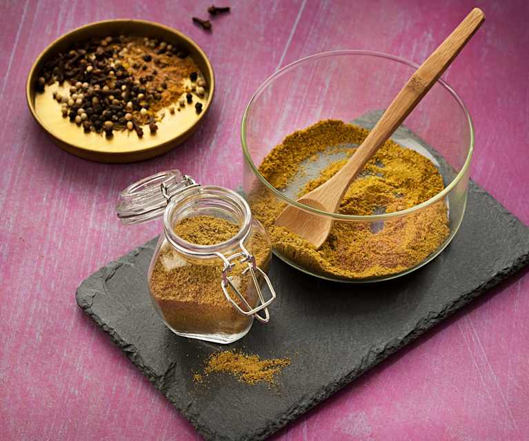 Garam masala (mezcla india de especias) Garam masala (mezcla india de especias)