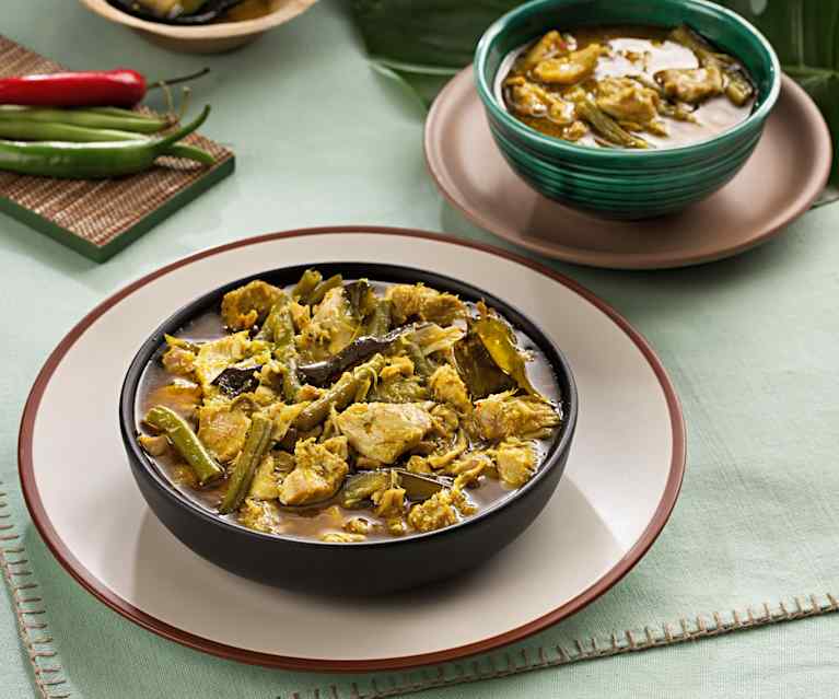 Curry verde tailandés de pollo (Kaeng khiao waan) - Tailandia Curry verde tailandés de pollo (Kaeng khiao waan) - Tailandia