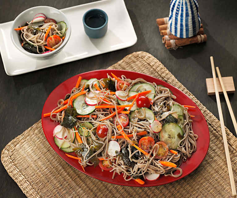 Ensalada de fideos soba - Japón Ensalada de fideos soba - Japón