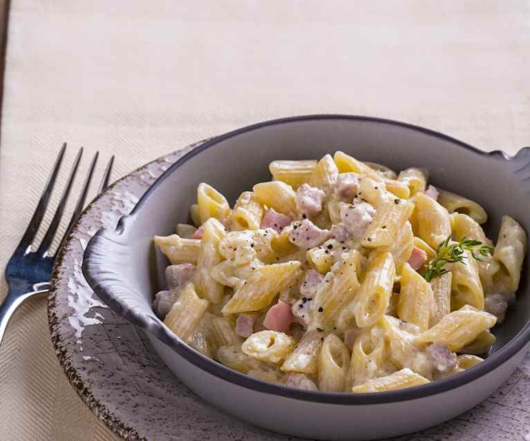 Pasta panna e prosciutto (senza lattosio) Pasta panna e prosciutto (senza lattosio)
