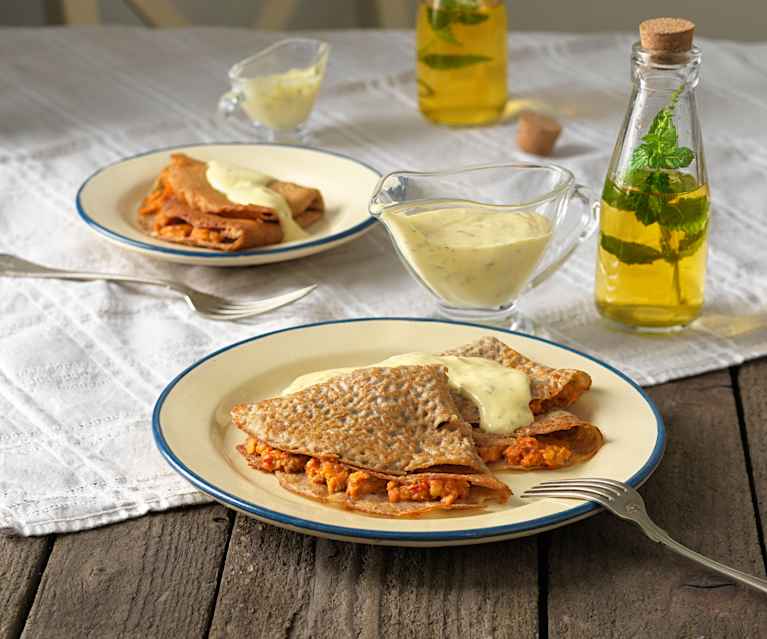 Dinkel-Palatschinken mit Linsenfülle und Hollandaise Dinkel-Palatschinken mit Linsenfülle und Hollandaise