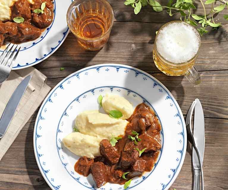 Majoranfleisch mit Erdäpfel-Sellerie-Püree Majoranfleisch mit Erdäpfel-Sellerie-Püree