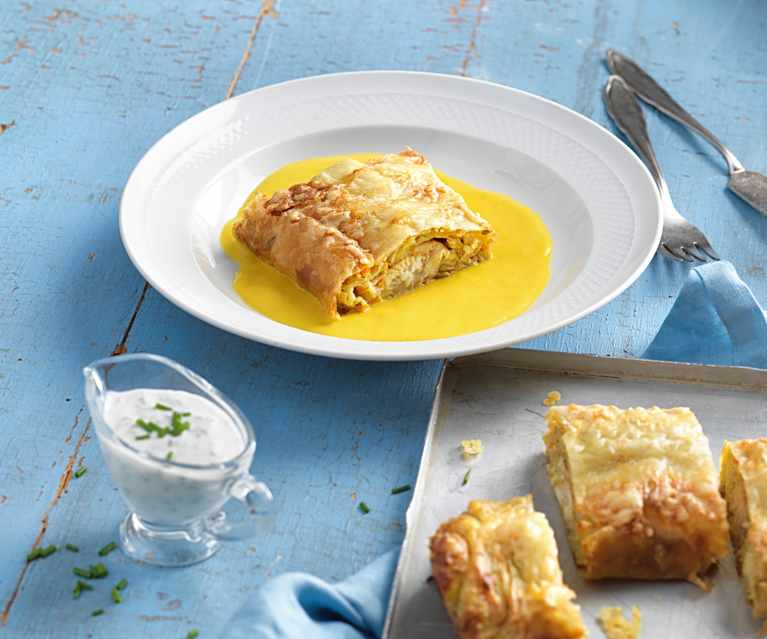 Wurzelstrudel mit Räucherforelle und Karottensauce Wurzelstrudel mit Räucherforelle und Karottensauce