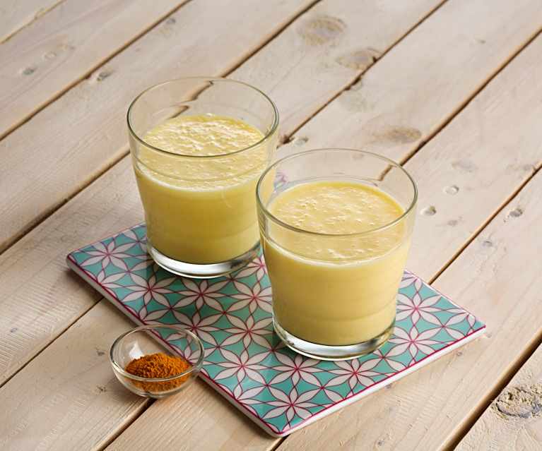 Lassi de mango y cúrcuma - India Lassi de mango y cúrcuma - India