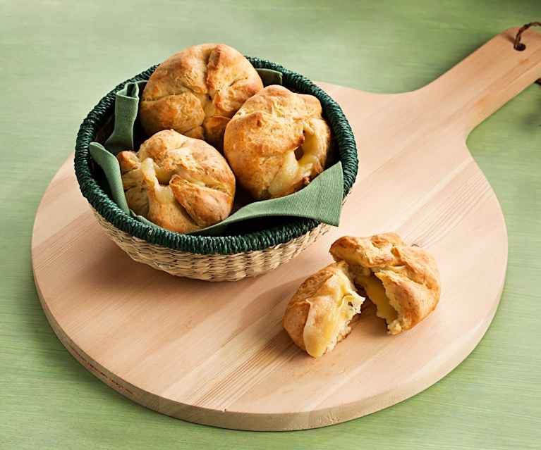 Pan relleno de queso (Khachapuri) - Georgia Pan relleno de queso (Khachapuri) - Georgia
