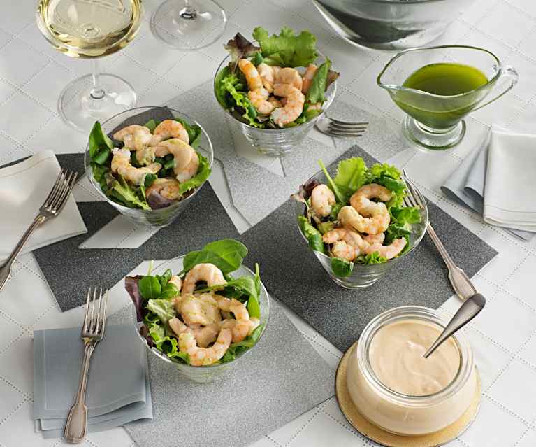 Ensalada de langostinos con salsa de almendras y perejil Ensalada de langostinos con salsa de almendras y perejil