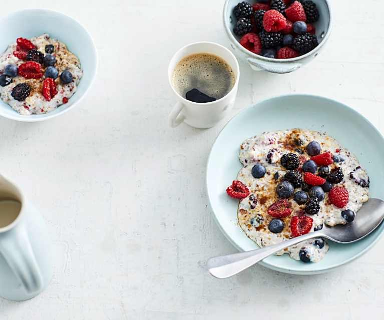 Low-Carb-Porridge mit Beeren Low-Carb-Porridge mit Beeren