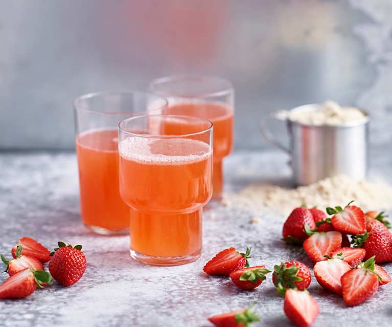 Cocktail de cerveja e morango Cocktail de cerveja e morango