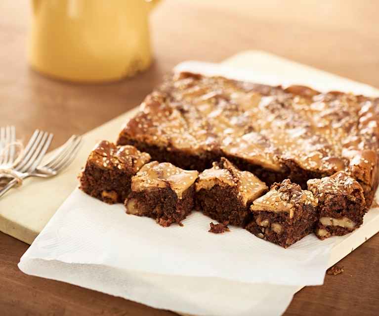 Brownie con toffee de tahini y miel Brownie con toffee de tahini y miel