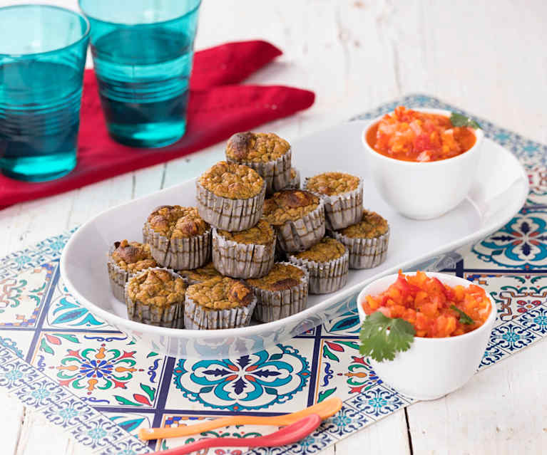 Muffin di platano e tonno con salsa piccante Muffin di platano e tonno con salsa piccante