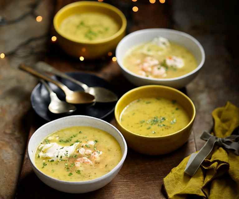 Sopa alentejana com camarão e ovo escalfado Sopa alentejana com camarão e ovo escalfado
