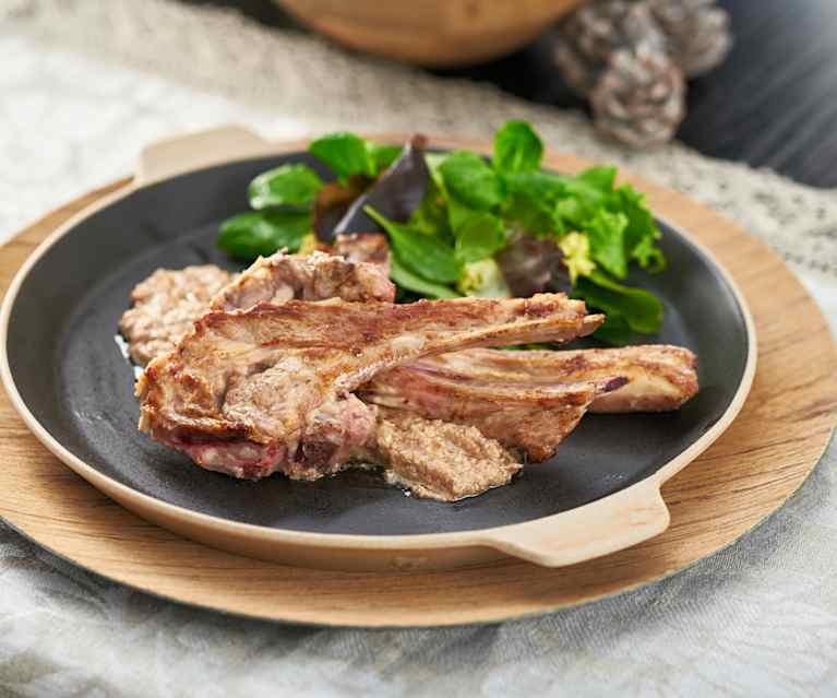 Chuletitas de cordero con picada de avellanas y nueces Chuletitas de cordero con picada de avellanas y nueces