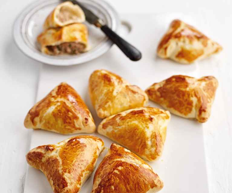 Pastéis recheados com carne Pastéis recheados com carne
