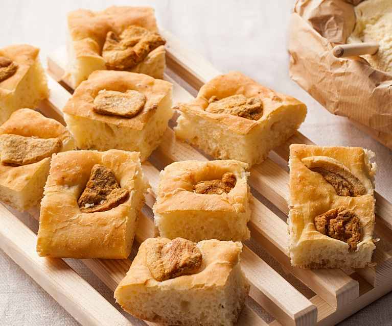 Gnocco al forno con i ciccioli Gnocco al forno con i ciccioli