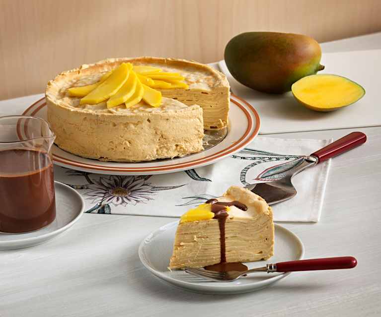 Pastel de crêpes con mousse de mango Pastel de crêpes con mousse de mango