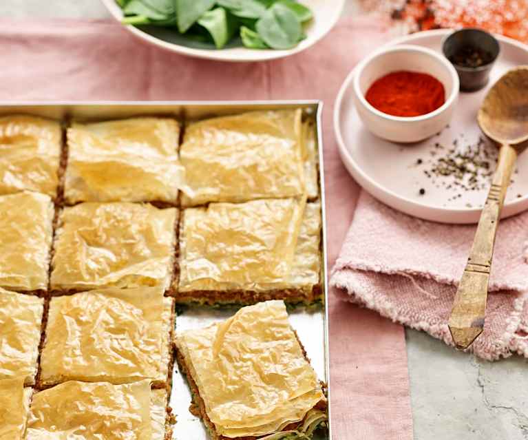 Spanakopitas de carne e espinafres Spanakopitas de carne e espinafres