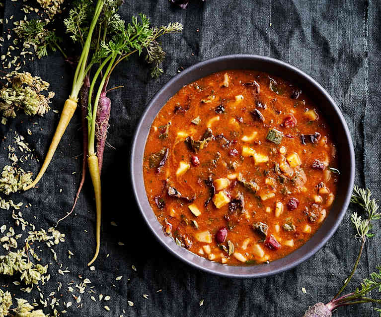 Sopa de tomate, feijão e acelgas Sopa de tomate, feijão e acelgas