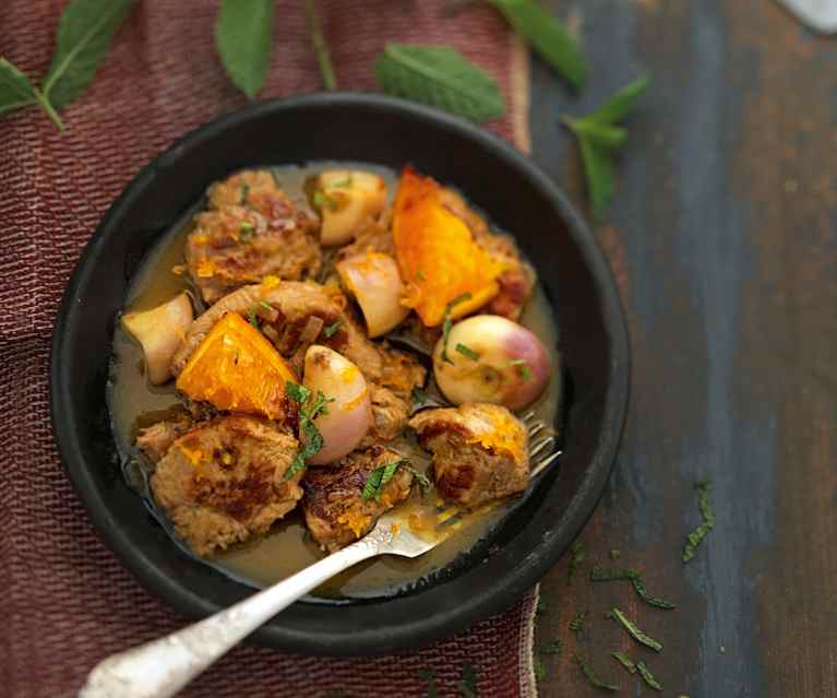 Tajine de veau à l'orange, gingembre et menthe Tajine de veau à l'orange, gingembre et menthe