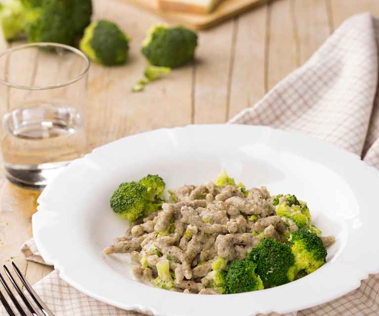 Spatzle di grano saraceno con Taleggio e broccoli Spatzle di grano saraceno con Taleggio e broccoli