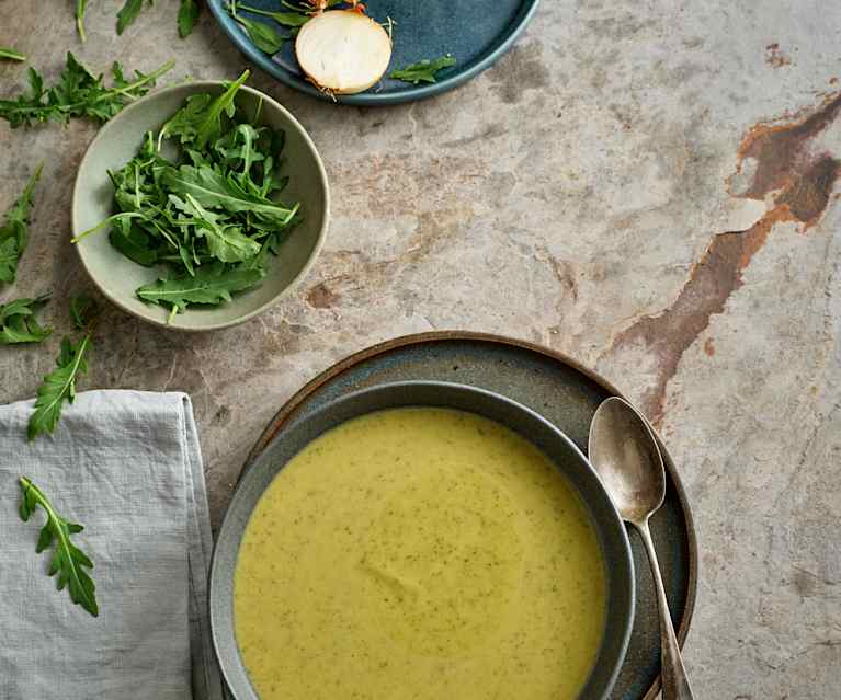 Sopa de brócolos e rúcula Sopa de brócolos e rúcula