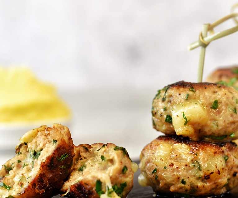 Kalbfleischpflanzerl mit Vorarlberger Bergkäse Kalbfleischpflanzerl mit Vorarlberger Bergkäse