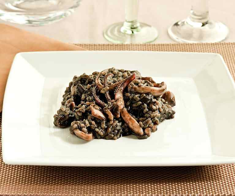 Arroz negro cremoso con calamares Arroz negro cremoso con calamares