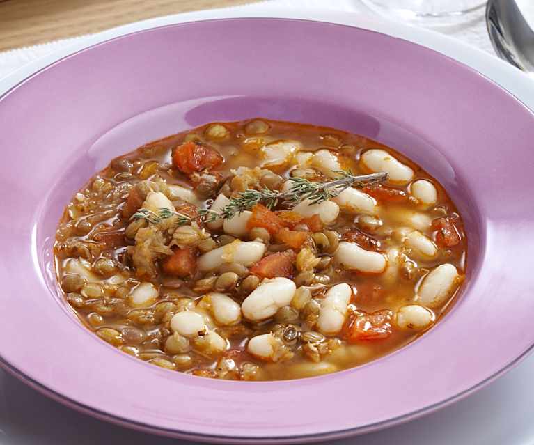 Guiso de lentejas y alubias con verduras Guiso de lentejas y alubias con verduras