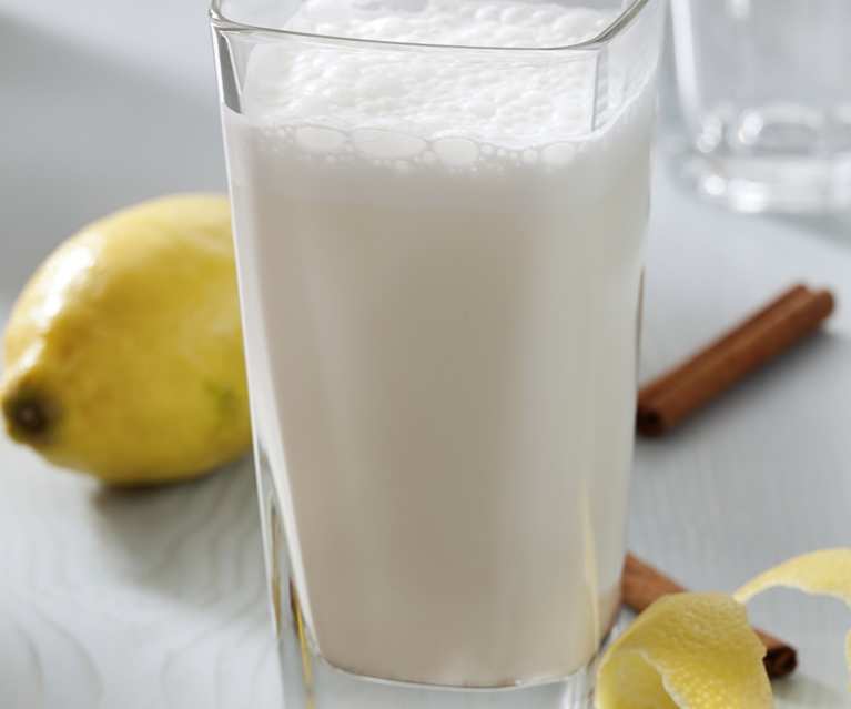 Batido de leche merengada Batido de leche merengada