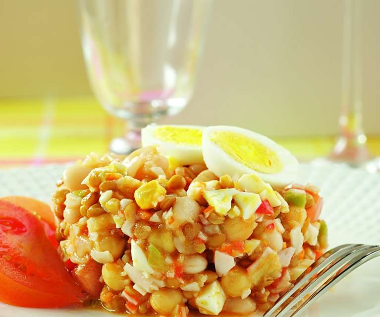 Salpicón de legumbres con palitos de cangrejo Salpicón de legumbres con palitos de cangrejo