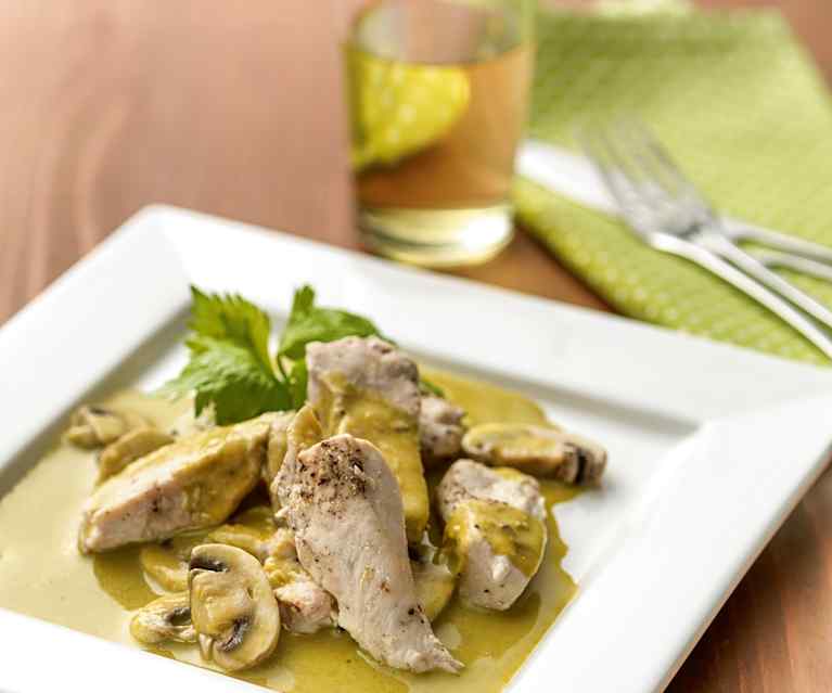 Chicken with creamy vegetable sauce Chicken with creamy vegetable sauce