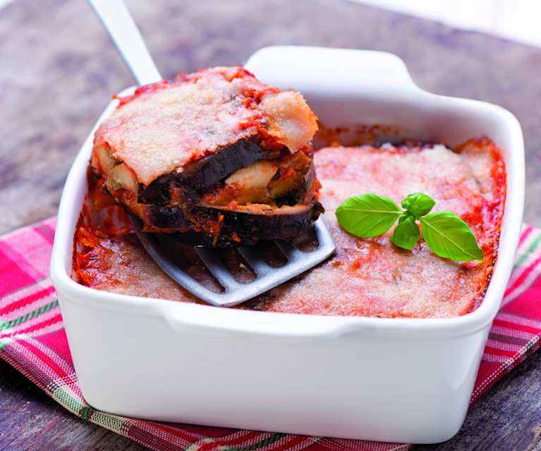 Bakłażan zapiekany z parmezanem i mozzarellą Bakłażan zapiekany z parmezanem i mozzarellą