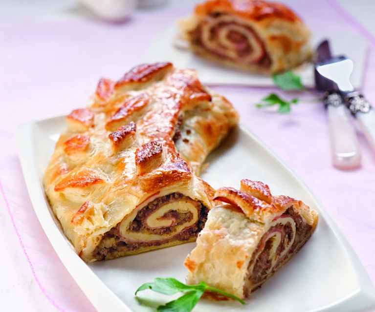 Rolada mięsna w cieście francuskim Rolada mięsna w cieście francuskim