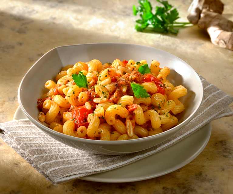 Cavatappi con pomodorini, uvetta e zenzero Cavatappi con pomodorini, uvetta e zenzero