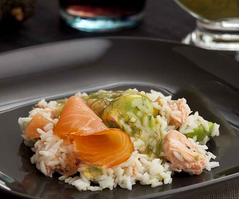 Ensalada nórdica de arroz y salmón con aliño de eneldo Ensalada nórdica de arroz y salmón con aliño de eneldo