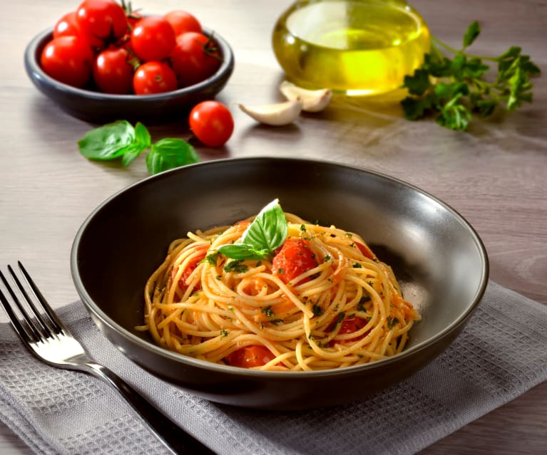 Spaghettini aglio, olio e pomodorini 